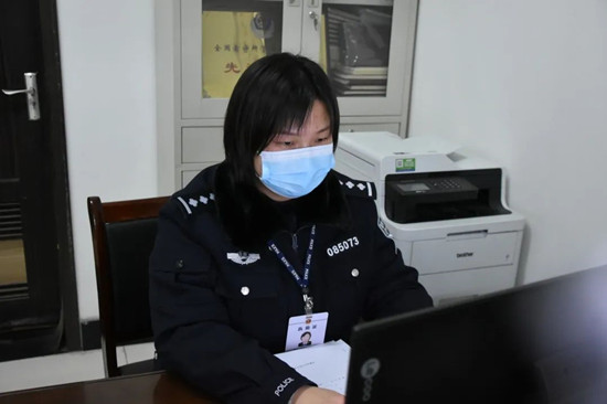 084235-799229.jpg 2.jpg