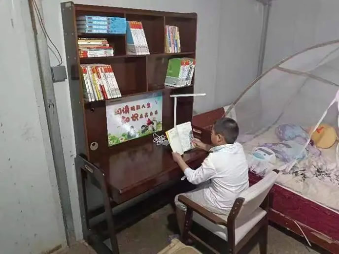 081355-190975.jpg 081355-190975.jpg