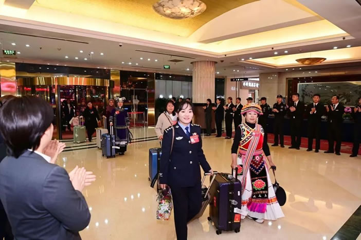 083739-135692.jpg 8.jpg