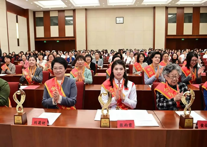 215931-139896.jpg 2.jpg