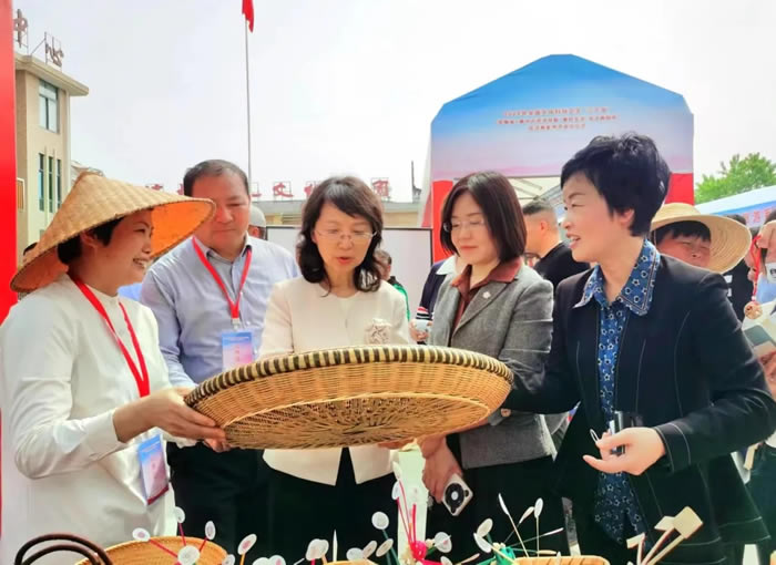 084721-836279.jpg 3.jpg