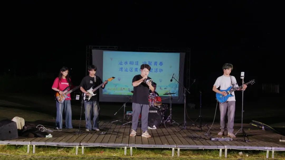 114519-113621.jpg 114519-113621.jpg